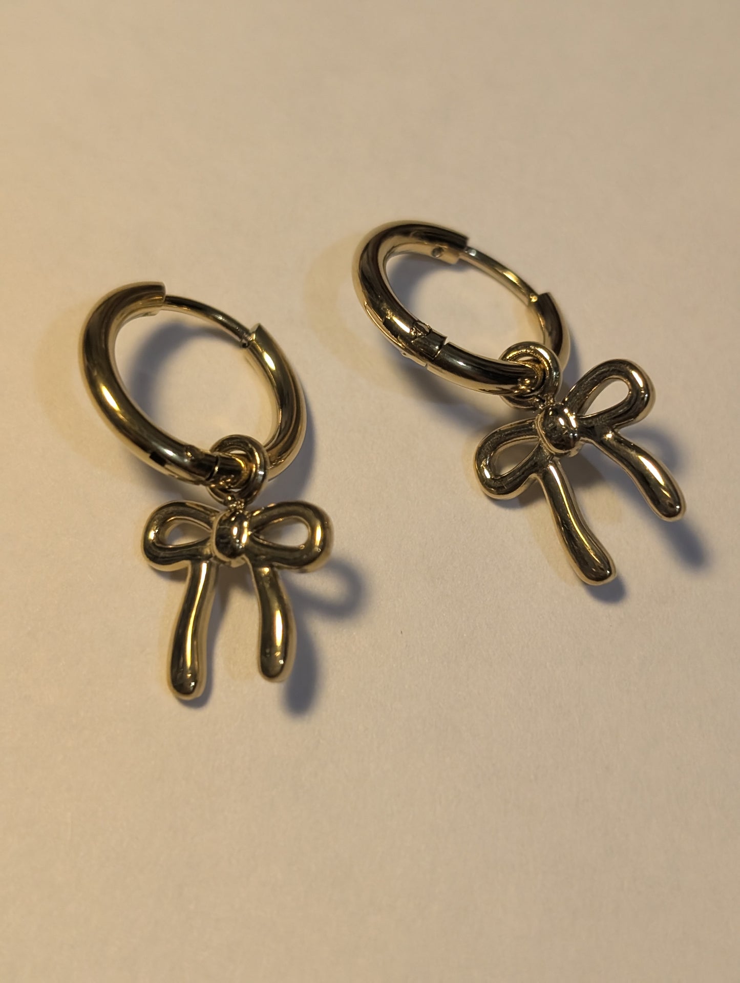 Bowtie 🎀 lil Hoop Stainless steel Plated With 18k Gold 🪽