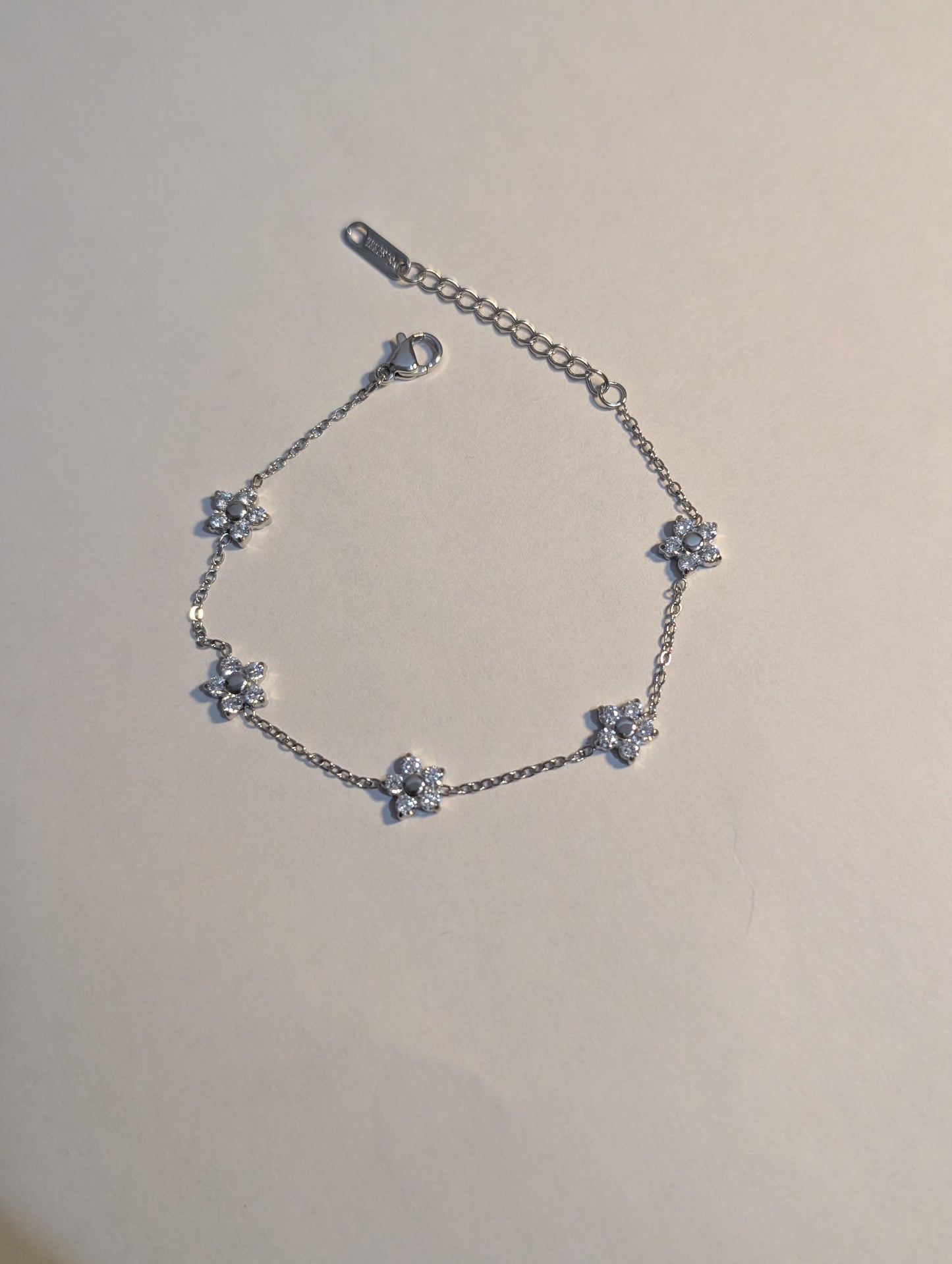 The 5 Flowers Bracelet ✨