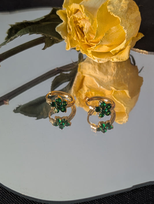 Flower Stainless steel plated with 18k Gold Hoop 💓