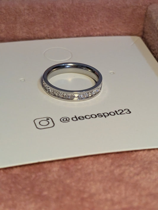 Single Row diamond 💖 stainless steel ring