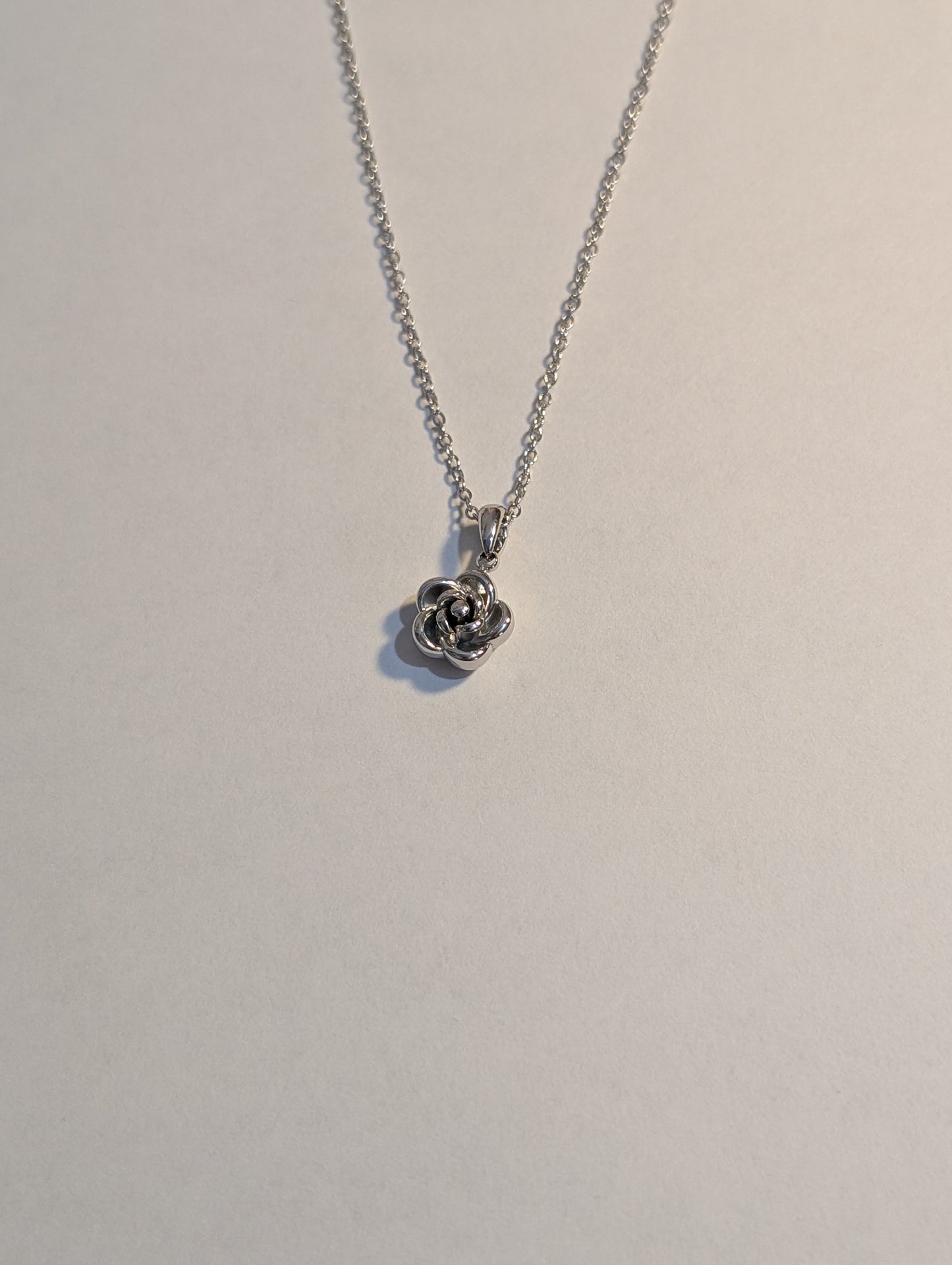 Rose 🌹 flower necklace for her 💕