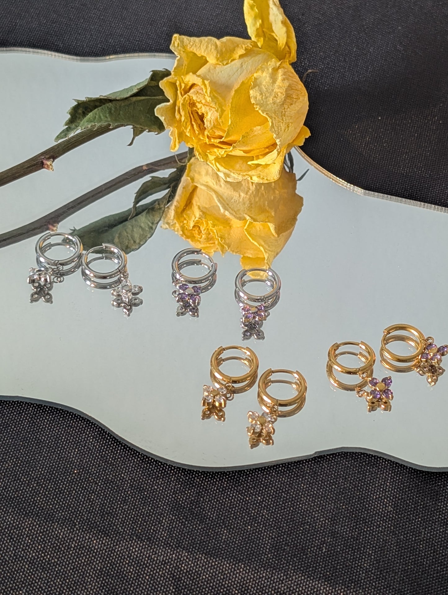 Four-petal flower hoop