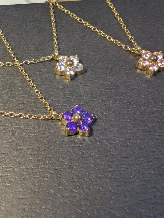 Flower 💜🤍🩷 Stainless steel plated with 18k Gold Necklace