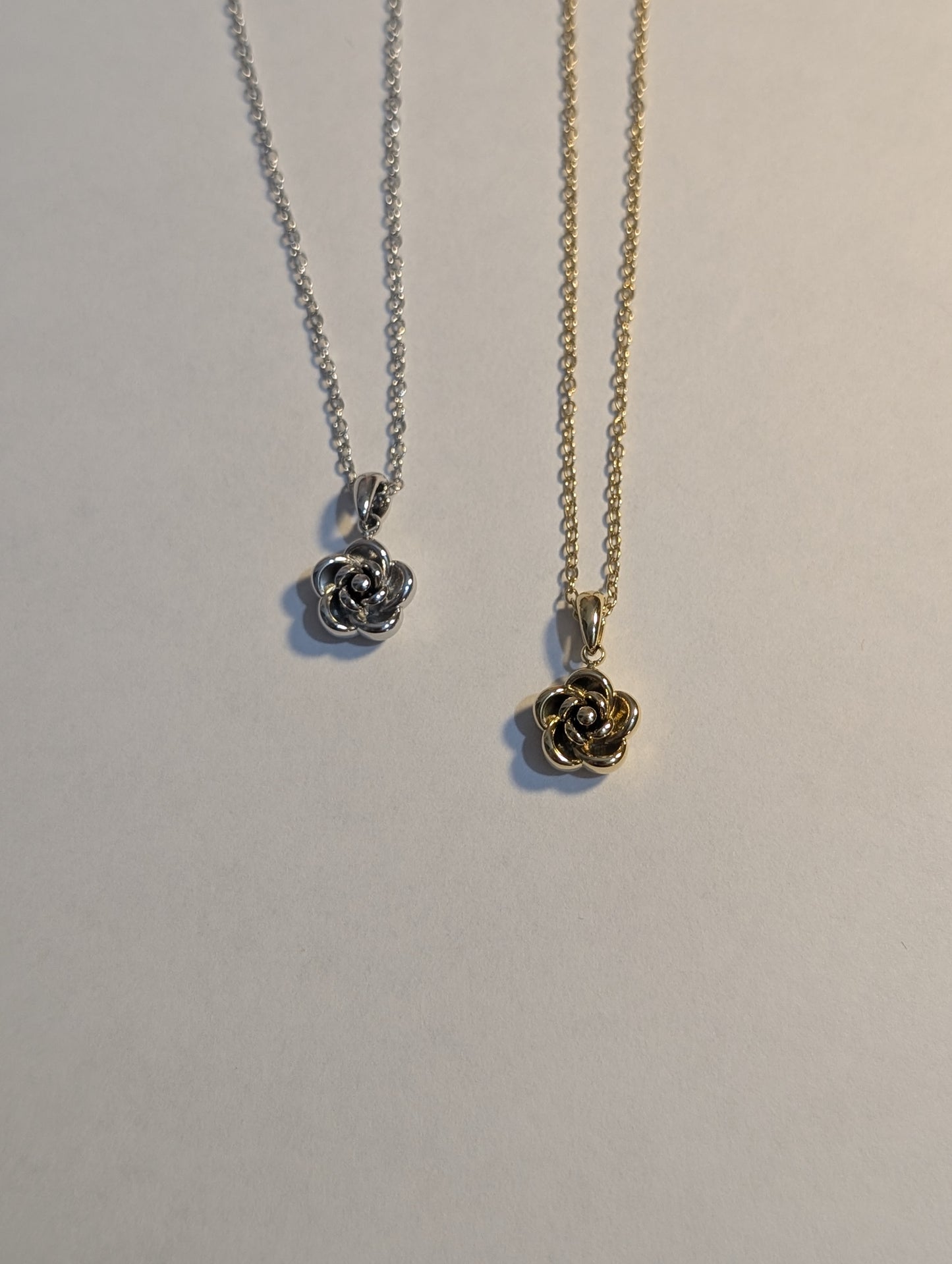 Rose 🌹 flower necklace for her 💕